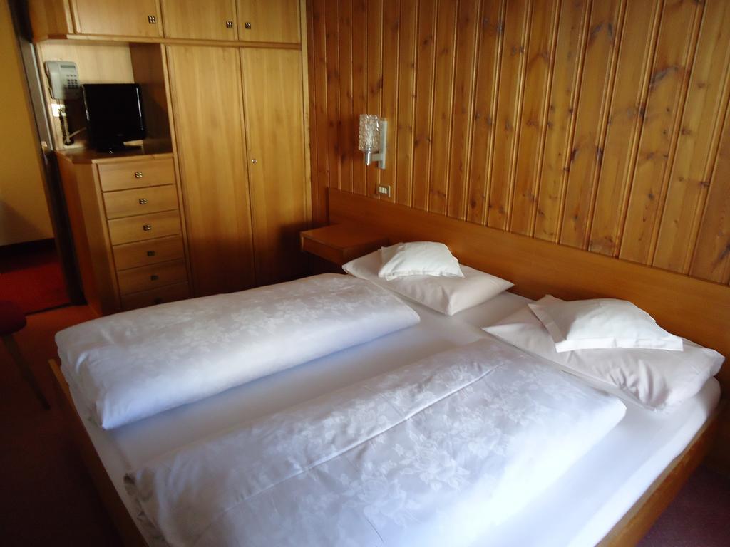 Albergo Alisander Corvara In Badia Esterno foto
