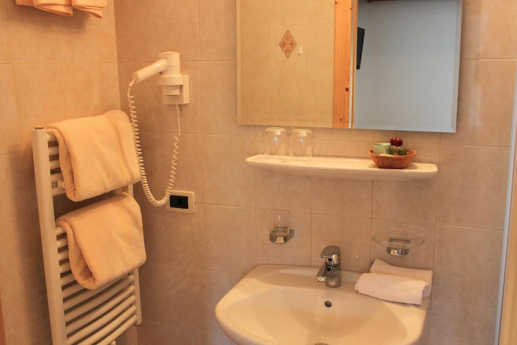Albergo Alisander Corvara In Badia Camera foto